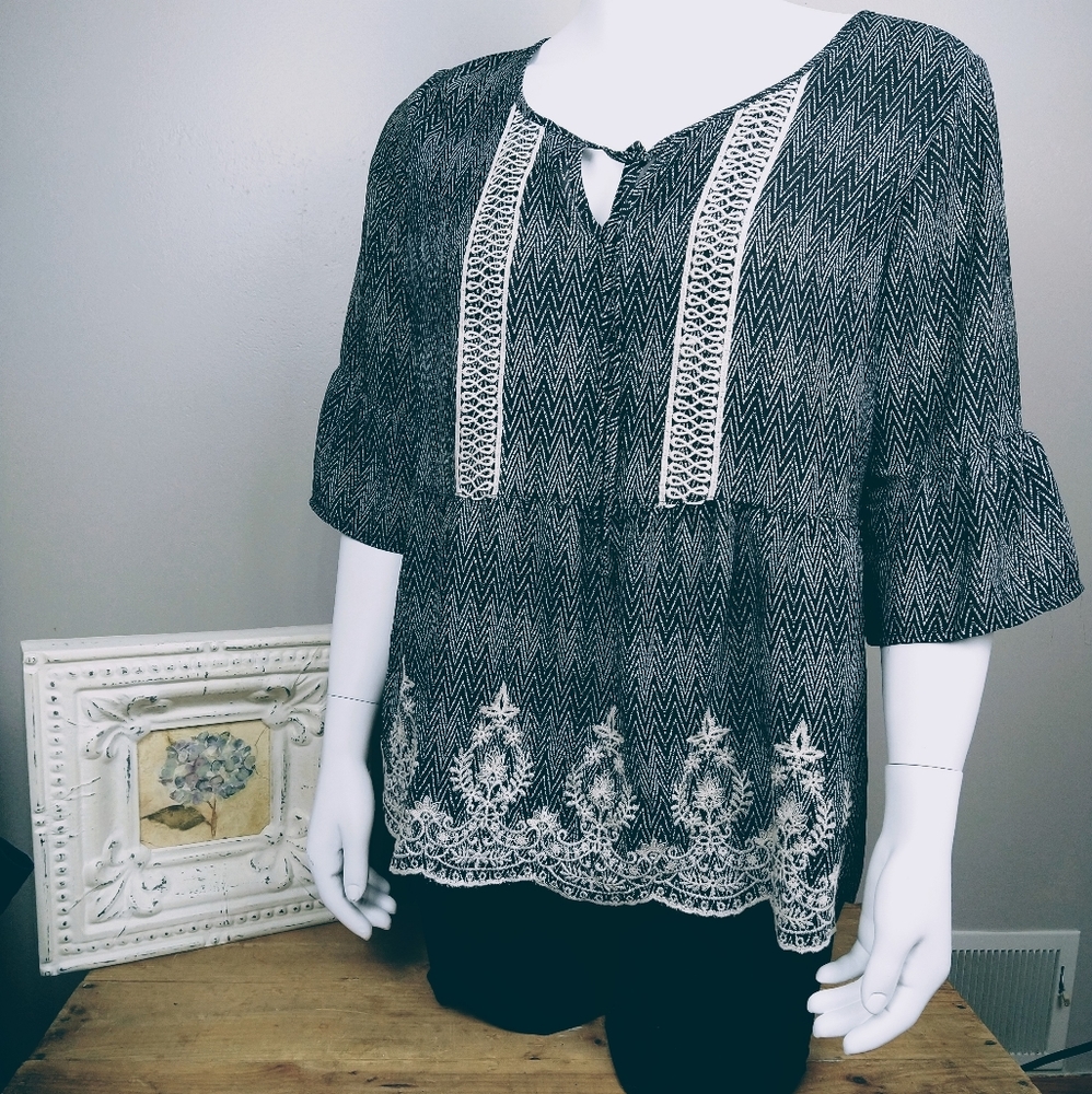 Maurices 3/4 sleeve top with embroidery details
